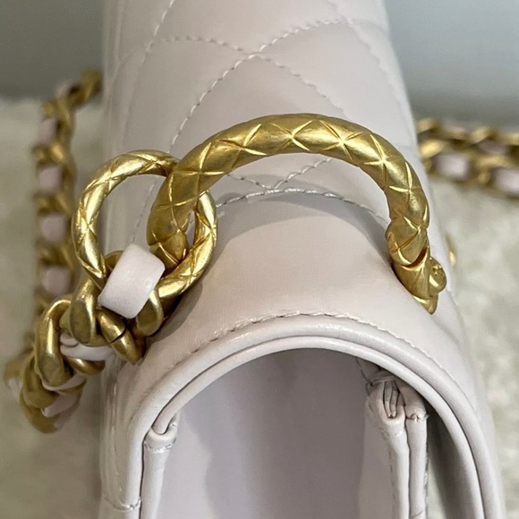 🦄BRAND NEW! 2021 CHANEL COCO Crush Classic Small Violet Clair Purple GHW Bag - Picture 9 of 12